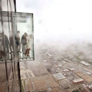 It appears the aon center could be the next chicago landmark to add an observation deck, but the proposed glass elevator on the outside of the aon center would carry people more than a 1,000 feet. Glass elevator in Chicago | Things I Don't Like | Pinterest