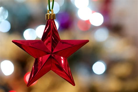 Red Xmas tree star with bokeh lights | Nick Dale - Private Tutor