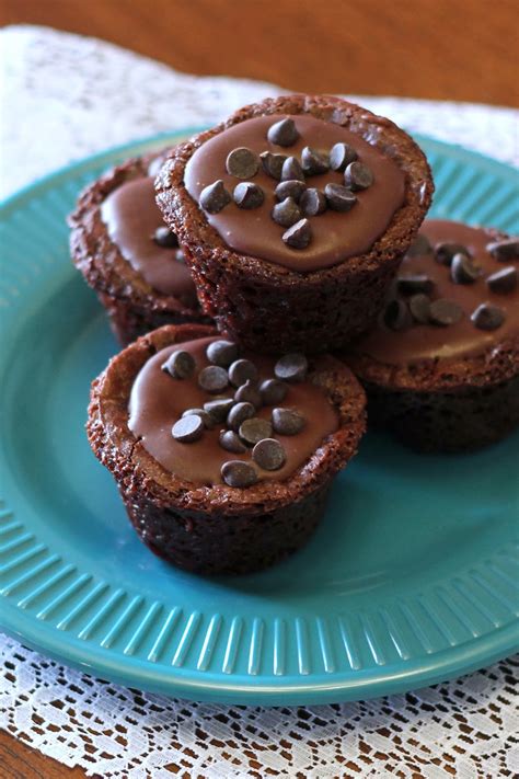 Hornea una delicia decadente en la clase de cocina de sara: gluten free vegan frosted brownie bites - Sarah Bakes ...
