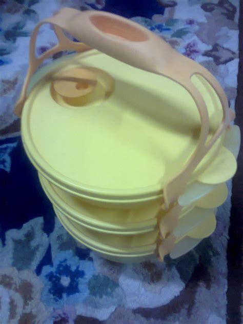 Tupperware lagi i just like this colour. alya mira @jom shopping original tupperware. potongan ...