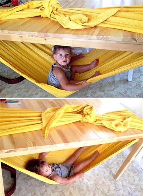 Sometimes, i would want to swing in order to relax. Use a bed sheet to make a hammock with your kitchen table. in 2020 | Diy hammock, Baby hammock ...