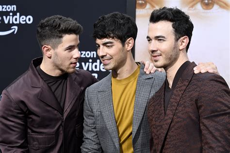 How the Jonas Brothers went from hating each other to 'Happiness'