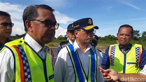 Namun, jumlah lowongan akan berubah terus sesuai dengan kebutuhan, kondisi pemenuhan dan tanggal kedaluarsa lowongan di sistem yang telah ditentukan sebelumnya. Lowongan Pekerjaan Di Bandara Toraja : Dipercepat Proyek Bandara Buntu Kunik Di Toraja Diguyur ...
