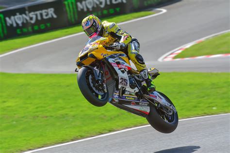 cadwell park bsb friday free practice josh brookes yama… flickr
