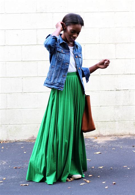 How To Wear A Pleated Maxi Skirt Twenty Something Plus Green Skirt