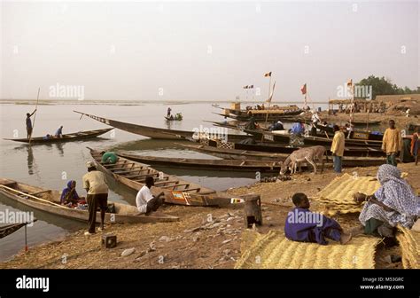 Mali Gao Sahel Boats In Harbour Niger River Stock Photo Alamy