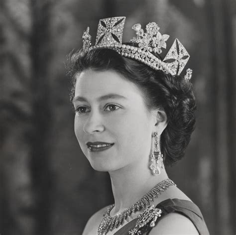 Bbc tv coronation of queen elizabeth ii: NPG x132907; Queen Elizabeth II - Portrait - National ...