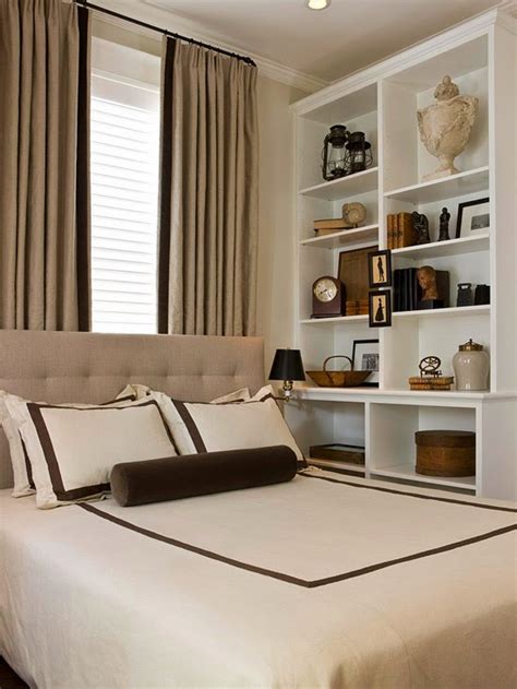 The bedroom interior design should gravitate around the bed even if this is placed on a side and not in the center of the room. Modern Furniture: 2014 Tips for Small Bedrooms Decorating ...