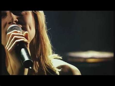 For one time only geike is back, performing mad about you for the first time in years. Geike Arnaert - Hooverphonic - Cry - YouTube