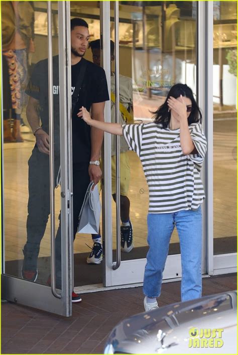Kendall Jenner Gets In Retail Therapy With Her Rumored Babefriend Photo Photo