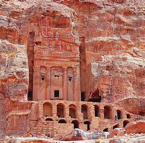 Nabataean Architecture And The Sun