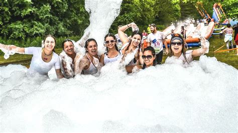 This 5 Km Foam Obstacle Course In Ontario Is The Coolest Marathon You