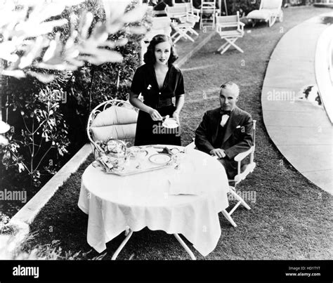 soon to be married paulette goddard left and charlie chaplin around the time they were