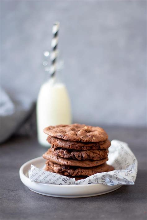 Ovomaltine schokolade und quark zaubern einen kuchen der extraklasse. Ovomaltine Crunchy-Cookies | Kleid & Kuchen | Ovomaltine ...