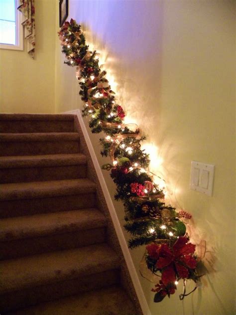 Decorate The Stairs For Christmas 30 Beautiful Ideas Do It Yourself