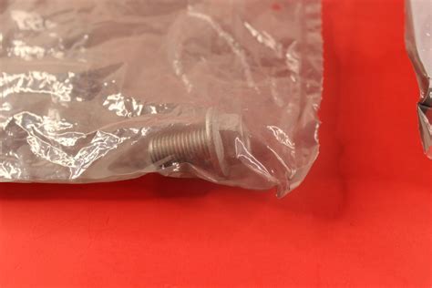 New Genuine Honda 2006 2019 Sportrax Trx90x Bolt Set 2 Bolts 90105