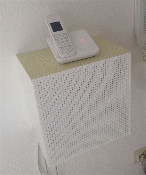 Hat da irgendjemand eine idee? #DIY Telefon-Schrank aus Ikea Wandregal | Telefonschrank ...