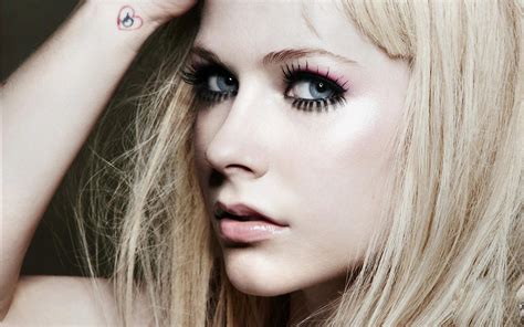 Looking At Viewer Blonde Singer Collage Women Avril Lavigne Long Hair Hd Wallpaper Rare