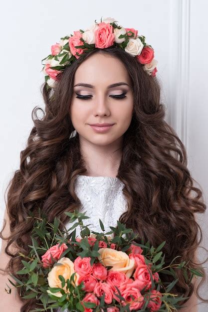 Premium Photo Gorgeous Bride With Flowers