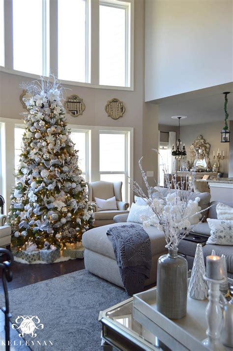 32 Gorgeous Ways To Decorate Your Living Room For Christmas Christmas