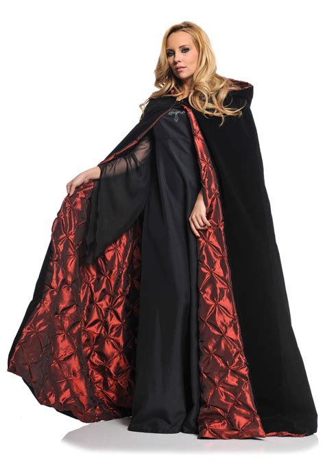 Deluxe Velvet Cape W Quilted Red Lining