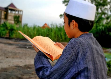 Semua manusia yang akalnya sehat, bisa memahami bahwa ilmu adalah pengetahuan yang terletak di. Dalil dan Keutamaan Menuntut Ilmu Agama | Buletin Islam