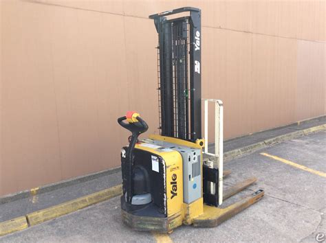 2009 Electric Yale Msw040sfn24tv087 Electric Walkie Straddle Stacker