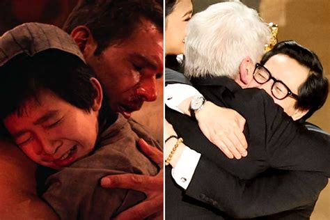 Ke Huy Quan And Harrison Ford Hugging At Oscars 2023 Is Going Viral 38