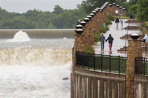 Video Watch Water Rush Over The White Rock Lake Spillway