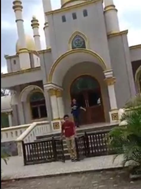 Subhanallah Viral Video Masjid Di Tengah Hutan Inijabar Com