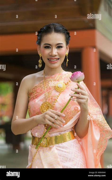 Women In A Beautiful Traditional Thai Clothing Stock Photo Alamy