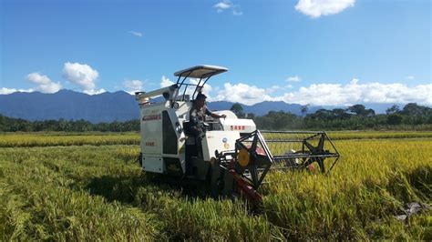 Five years after the helm memory core was decoded by the new avalon institute of science on new avalon, iroquois machinery limited of shawnee, utilized the technology breakthrough to develop a new design of harvesting machine. China Rice Combine Harvester-Ruilong - China Combine ...