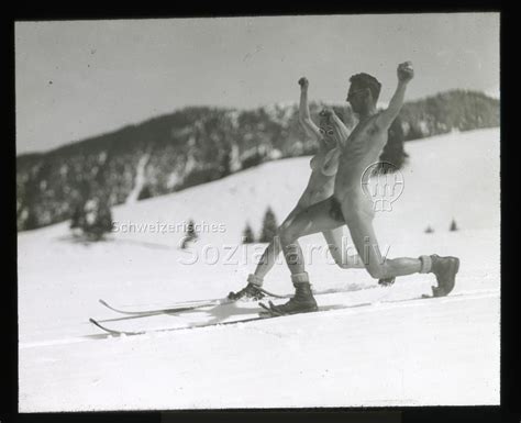 lebensreform und freikörperkultur aufnahme ca 1940 mann und frau beim skifahren