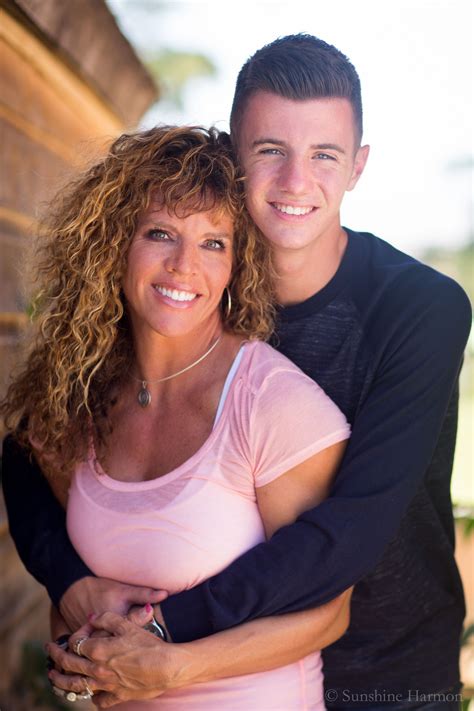 Mom And Son Sweet Pose Sunshineharmon Com Poses Family Photography Mom