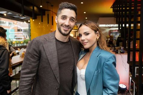 Carolina Gaitán sorprendió a su novio en la apertura de su restaurante