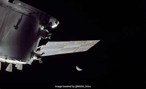Watch Nasas Orion Spacecraft Successfully Enters Moons Orbit