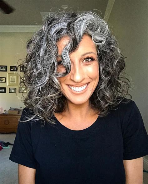 Pin By Barbara On Hair In 2020 Gray Hair Growing Out Natural Curls