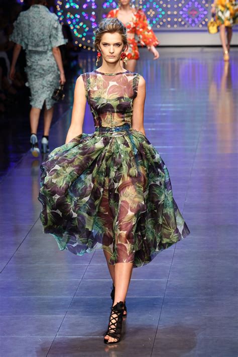 Review And Pictures Of Dolce And Gabbana Runway Show At 2012 Spring