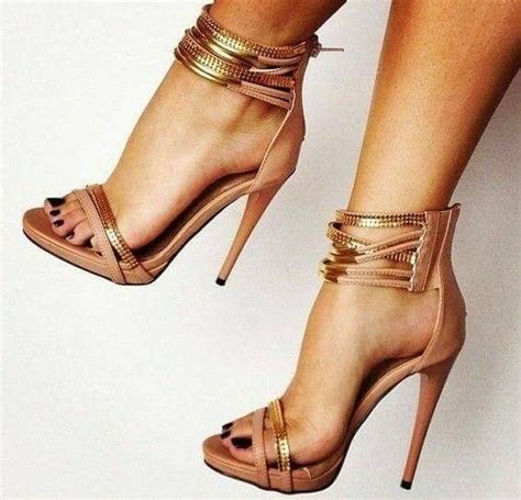 Pin By Mauricio Gonzales On Heels Heels Fashion Shoes Fabulous Shoes