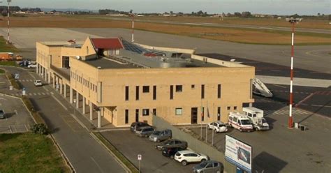 Aeroporto Sant Anna A Ottobre Chiude Lo Scalo Di Crotone Decisione Presa Da Ryanair
