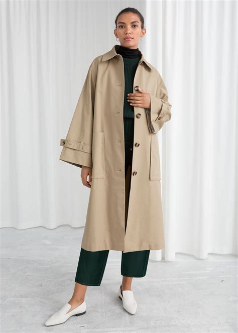 how to style oversized trench coat