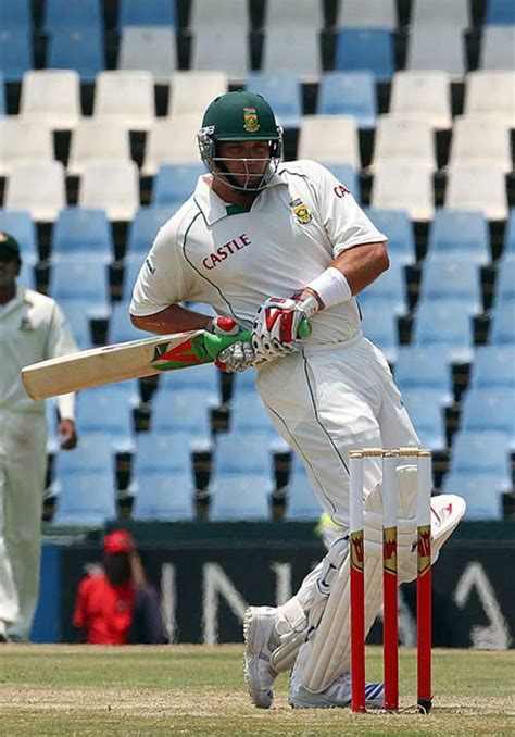 Jacques Kallis is bowled by Shakib Al Hasan as Bangladesh fight hard