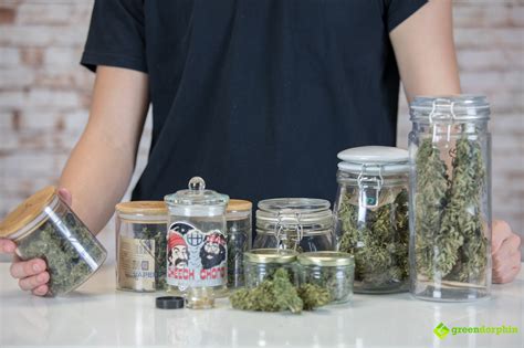 How Many Ounces to a Pound of Cannabis? | Greendorphin.com