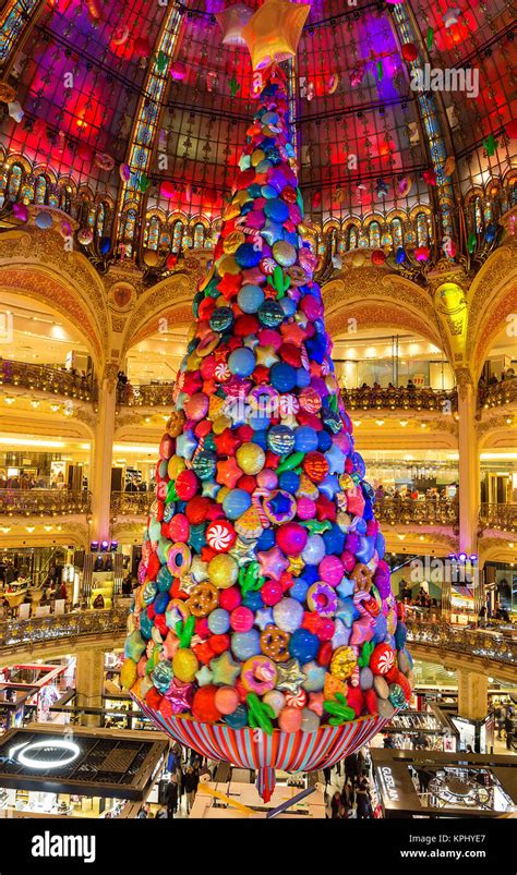 the giant christmas tree inside galeries lafayette parisian department store paris france stock