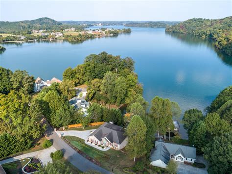 Lakefront Property | Lake Homes by LakefrontLiving.com