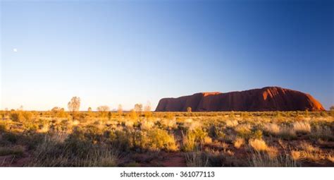 641 Sunrise Uluru Images Stock Photos 3d Objects And Vectors