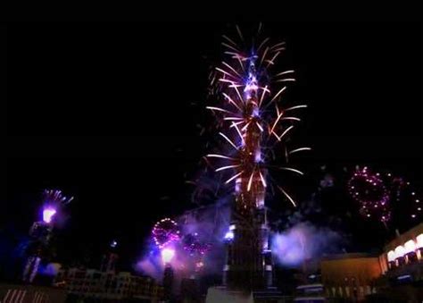 dubai breaks new year s fireworks world record