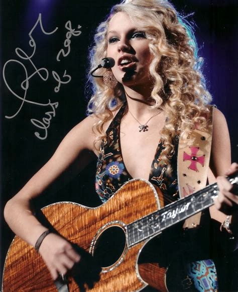 Taylor Swift Autographed 8x10