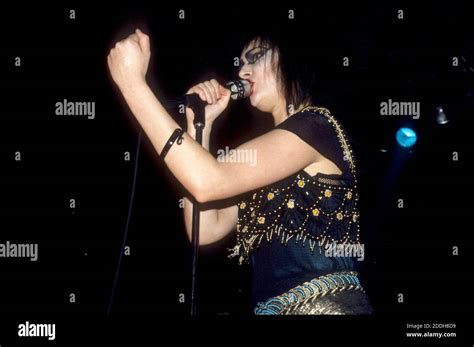 siouxsie sioux from siouxsie and the banshees live at hammerswithh palais london june 24 1984