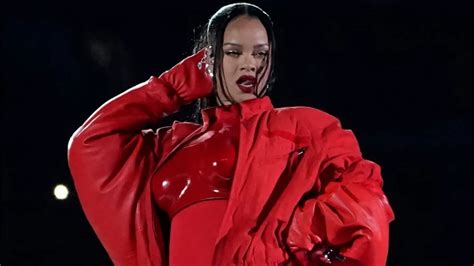 Why Rihanna Saved Her Pregnancy Announcement For The Super Bowl